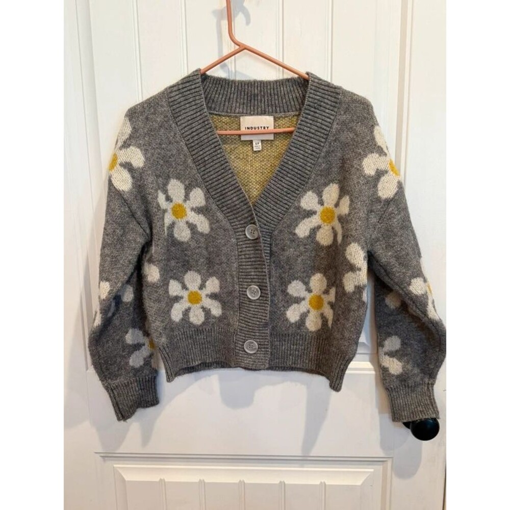 Industry Women’s S Gray Daisy Floral Button Cardigan Sweater Cropped Cottagecore